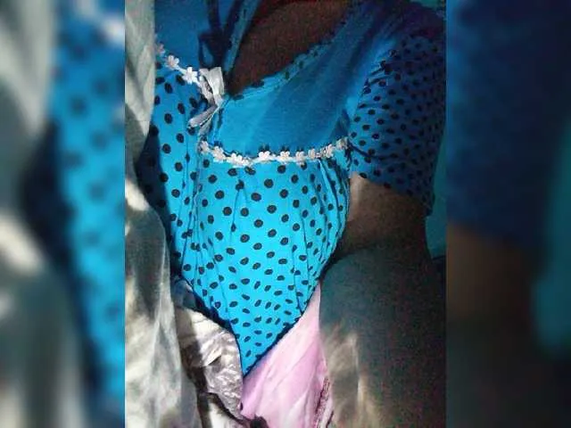 Live sex webcam photo for lady-Nicol #276132321