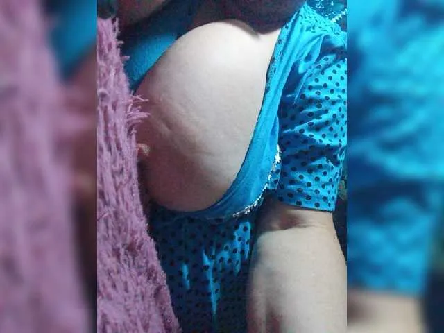 Live sex webcam photo for lady-Nicol #276153982