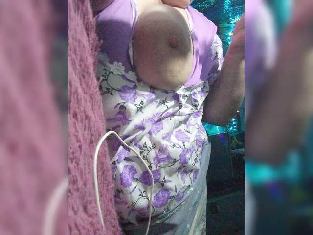 Live sex webcam photo for lady-Nicol #276179821