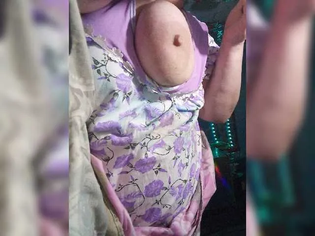 Live sex webcam photo for lady-Nicol #276386365