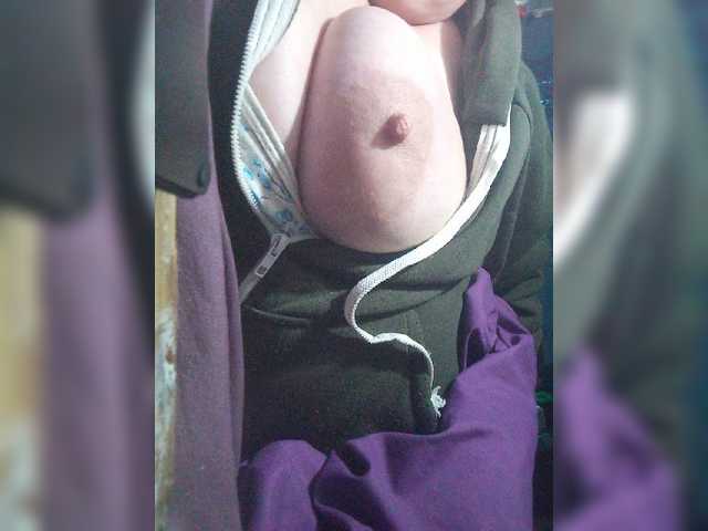 Live sex webcam photo for lady-Nicol #276966023