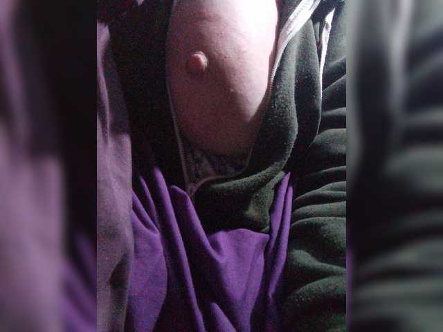 Live sex webcam photo for lady-Nicol #277079386