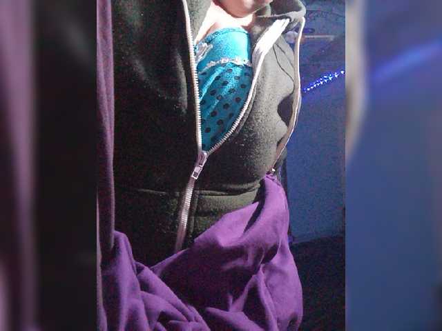 Live sex webcam photo for lady-Nicol #277245805