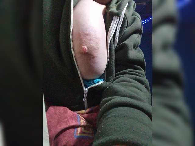 Live sex webcam photo for lady-Nicol #277293514