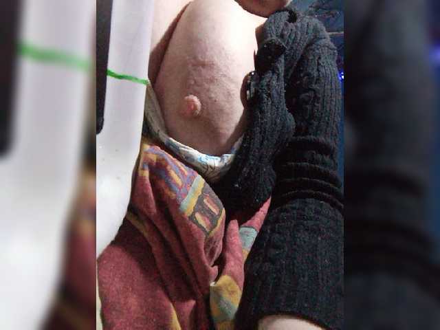 Live sex webcam photo for lady-Nicol #277328165