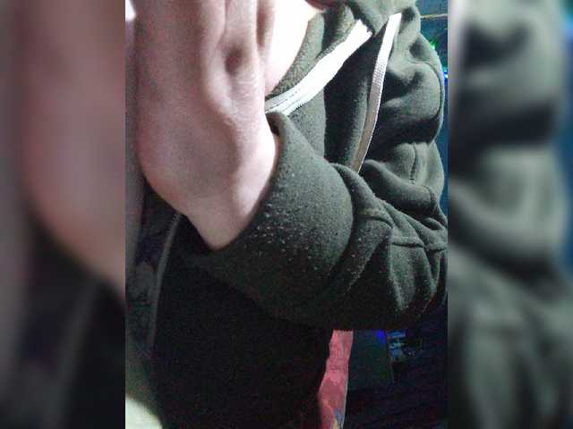 Live sex webcam photo for lady-Nicol #277416487