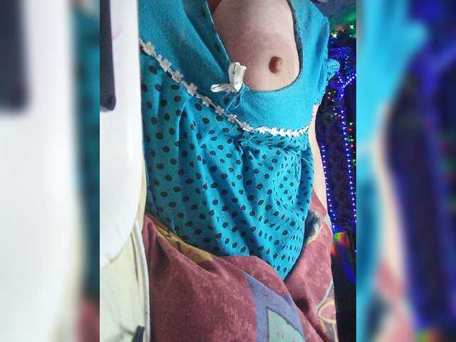 Live sex webcam photo for lady-Nicol #277493167