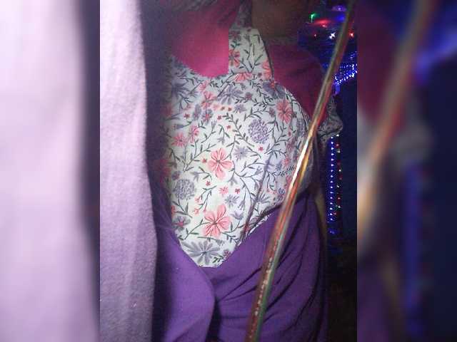 Live sex webcam photo for lady-Nicol #277896931