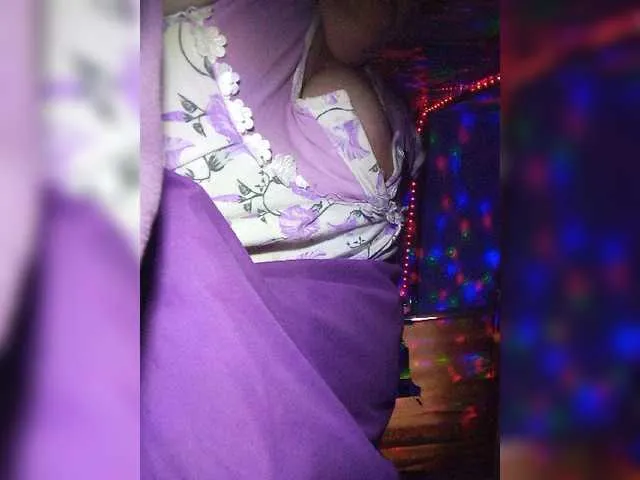 Live sex webcam photo for lady-Nicol #278006458