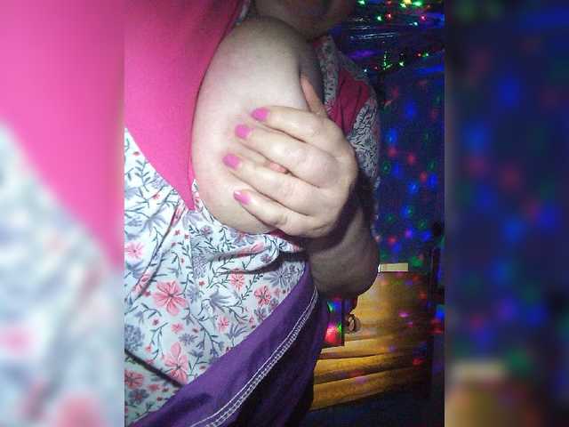 Live sex webcam photo for lady-Nicol #278181688