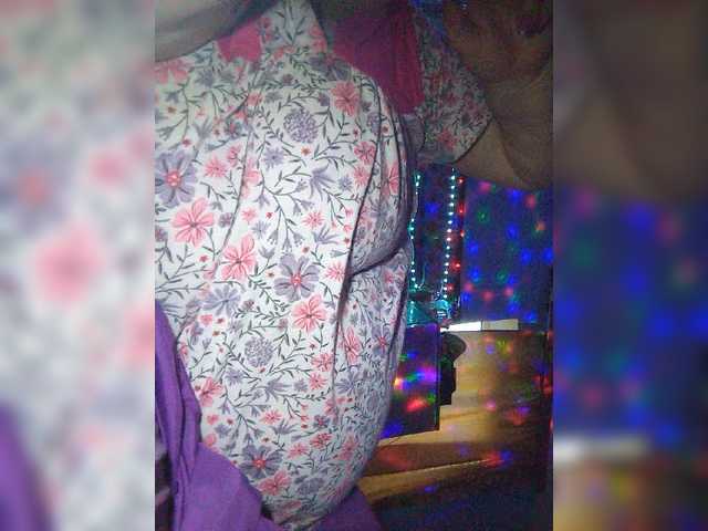 Live sex webcam photo for lady-Nicol #278204863