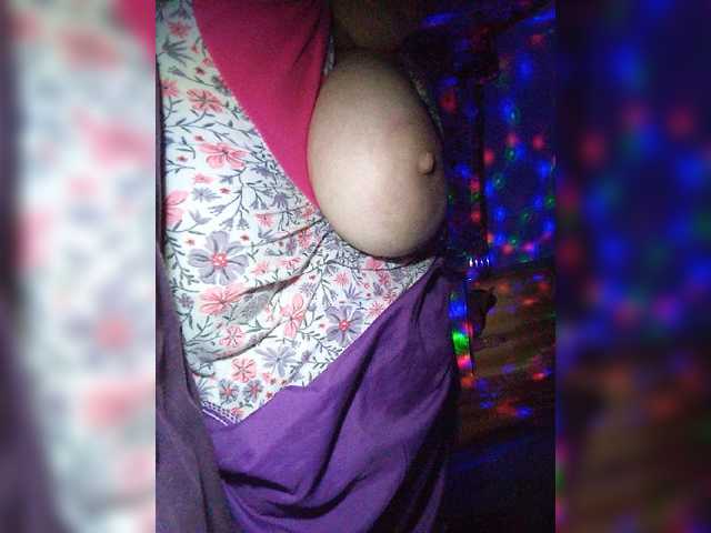 Live sex webcam photo for lady-Nicol #278225856