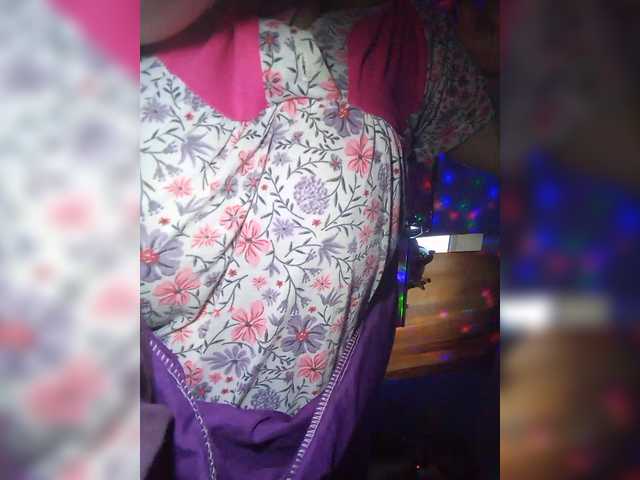 Live sex webcam photo for lady-Nicol #278241345