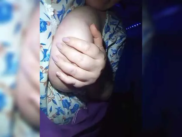 Live sex webcam photo for lady-Nicol #291018833