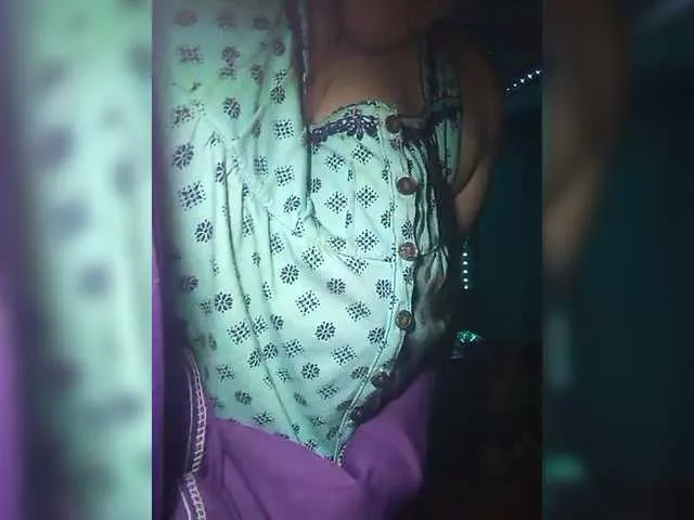 Live sex webcam photo for lady-Nicol #291072430