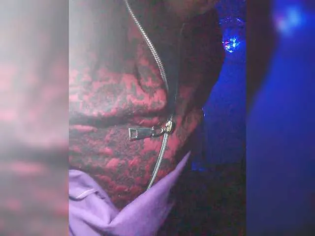 Live sex webcam photo for lady-Nicol #292099655