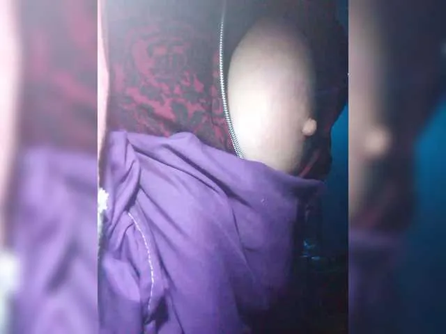 Live sex webcam photo for lady-Nicol #292132794