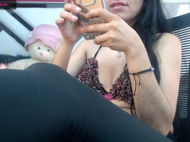 Live sex webcam photo for lady-ary #273410338