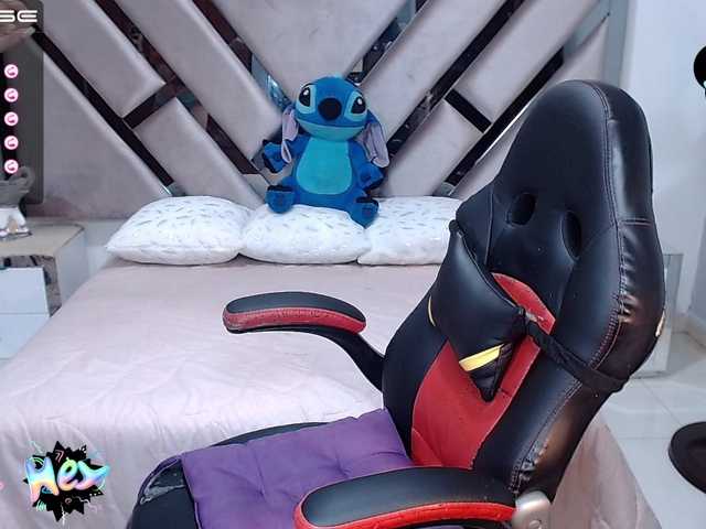 Live sex webcam photo for lady-ary #275777022