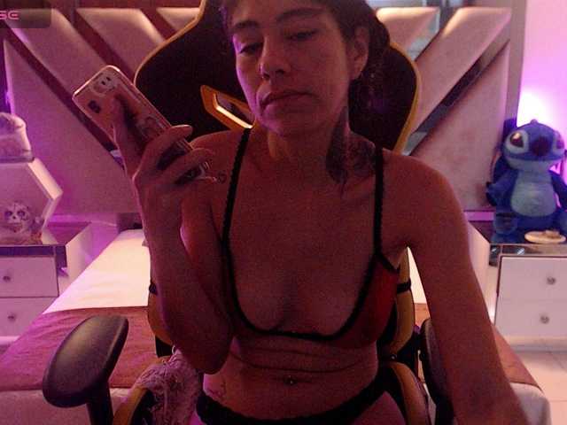 Live sex webcam photo for lady-ary #277978307