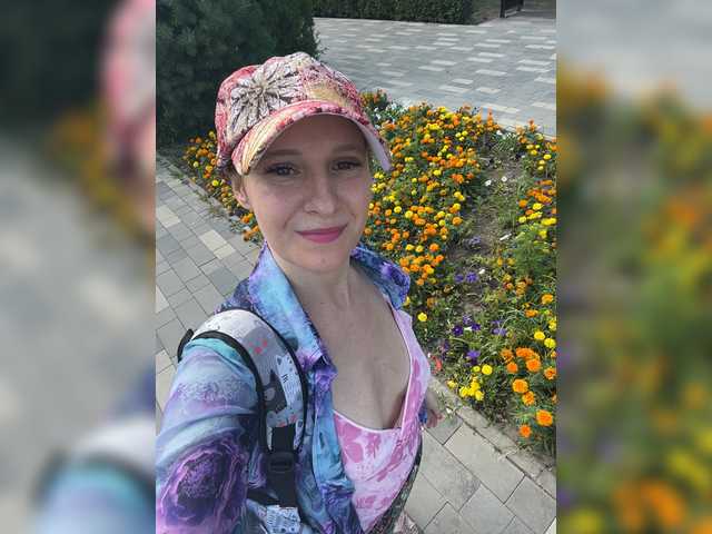 Live sex webcam photo for ladybigsmile #274300580