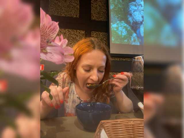 Live sex webcam photo for ladybigsmile #277683785