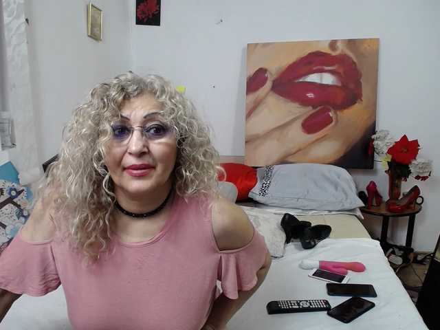 Live sex webcam photo for ladydy4u #271874953