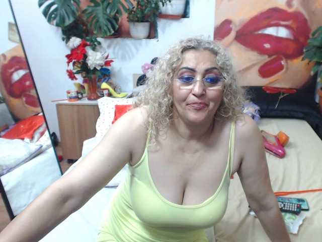 Live sex webcam photo for ladydy4u #273909401