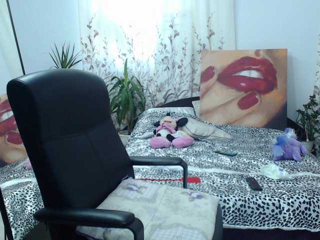 Live sex webcam photo for ladydy4u #274266884