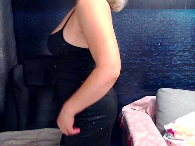 Live sex webcam photo for ladysquirt11 #290182366