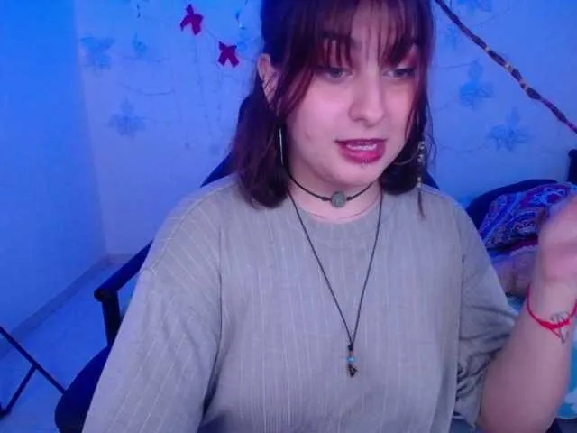 Live sex webcam photo for laeliah #271835448