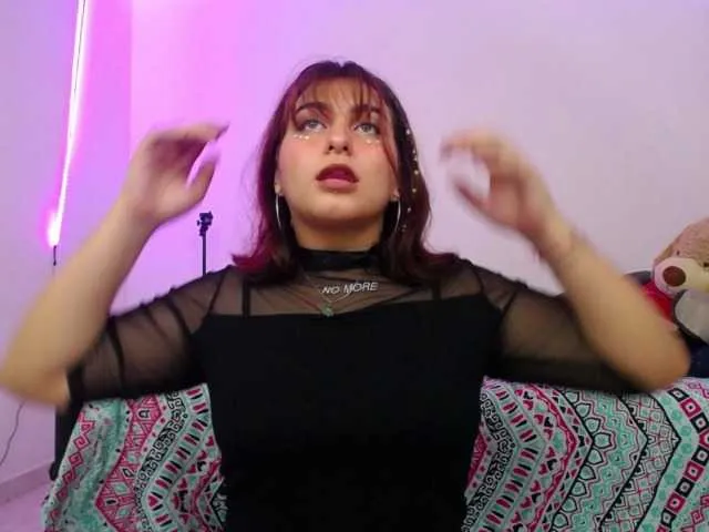 Live sex webcam photo for laeliah #271878621