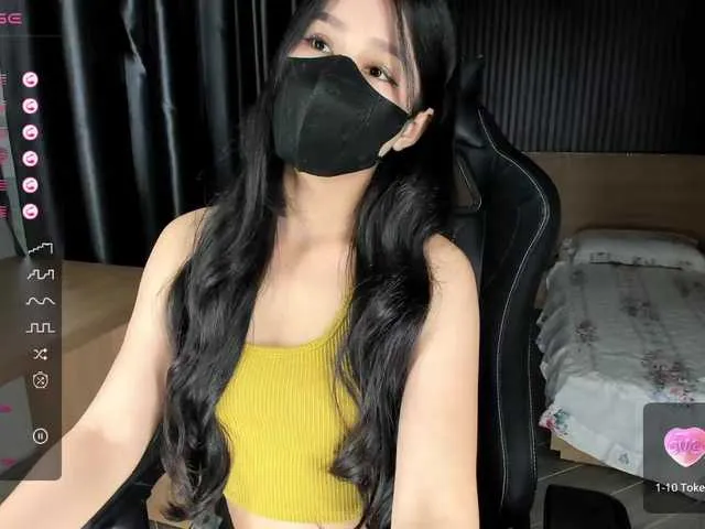 Live sex webcam photo for lainey-lou #276414074