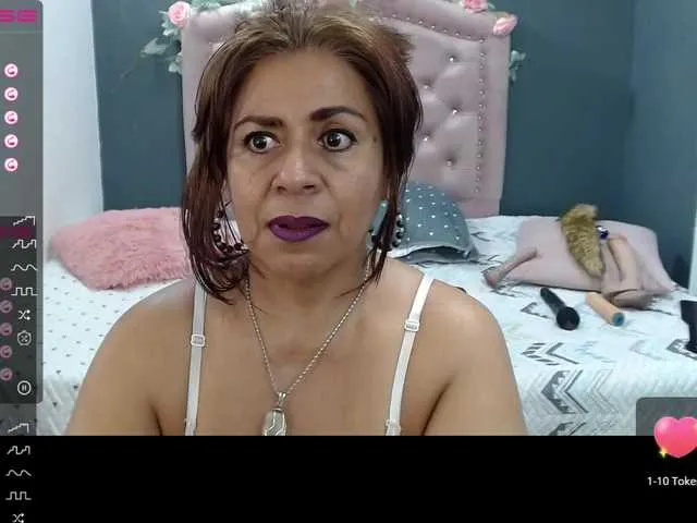 Live sex webcam photo for lalisha-96 #275728822