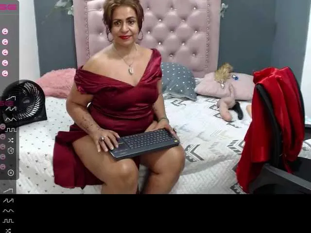 Live sex webcam photo for lalisha-96 #275735891