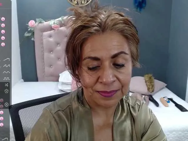 Live sex webcam photo for lalisha-96 #276153238