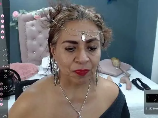 Live sex webcam photo for lalisha-96 #276213432