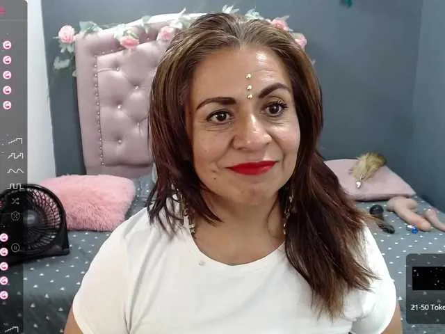 Live sex webcam photo for lalisha-96 #276419408