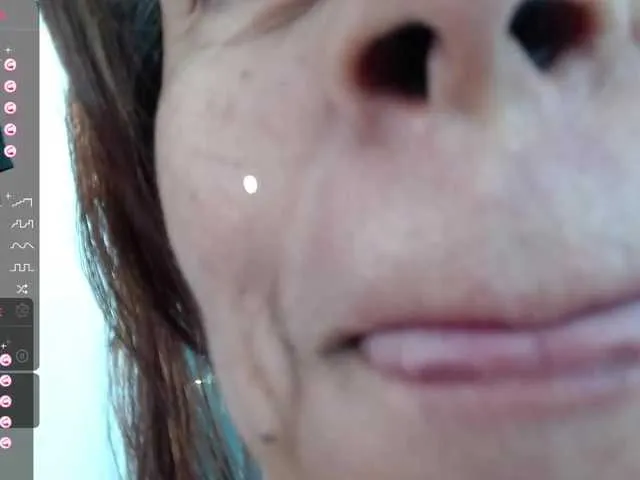 Live sex webcam photo for lalisha-96 #276594820