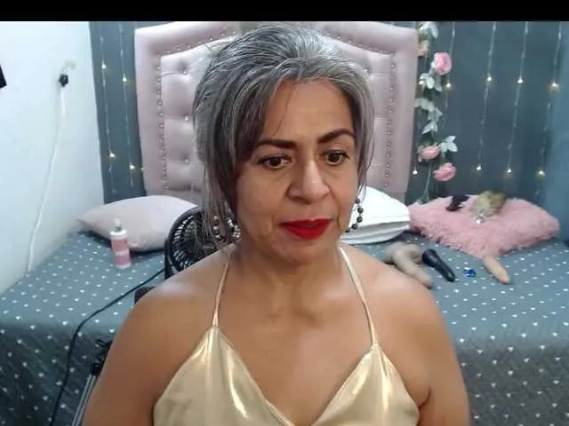 Live sex webcam photo for lalisha-96 #290625407