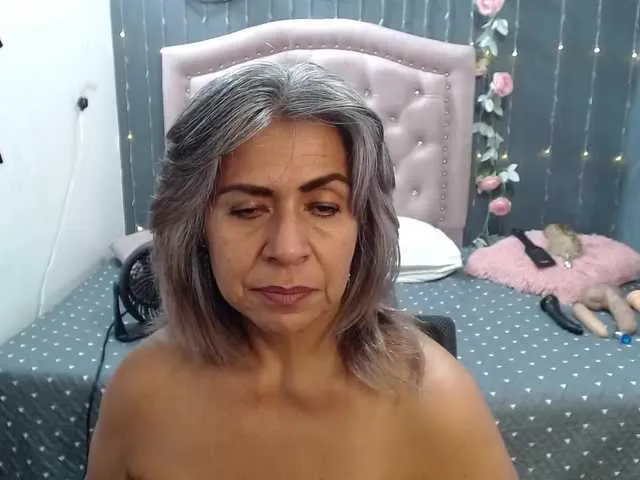 Live sex webcam photo for lalisha-96 #290679894