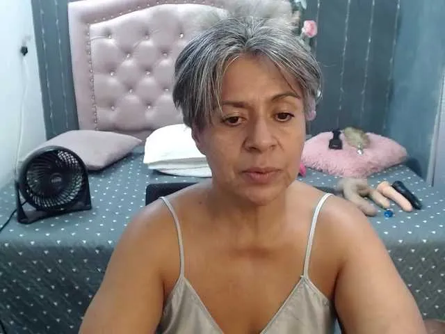 Live sex webcam photo for lalisha-96 #290706949