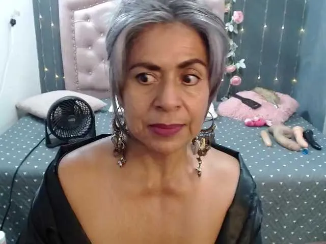 Live sex webcam photo for lalisha-96 #290760802