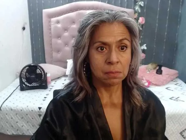 Live sex webcam photo for lalisha-96 #290843653