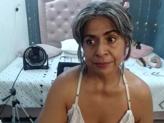 Live sex webcam photo for lalisha-96 #290865319