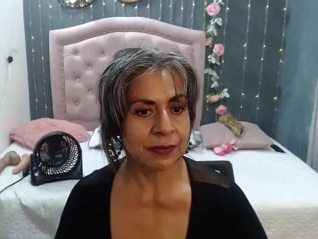 Live sex webcam photo for lalisha-96 #291032246