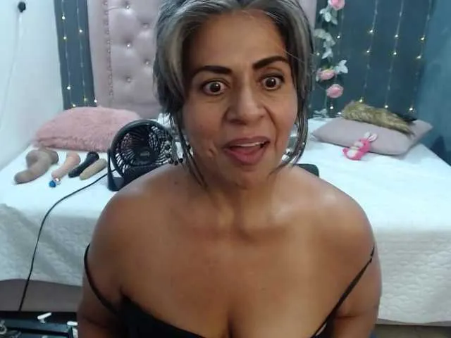 Live sex webcam photo for lalisha-96 #291054672