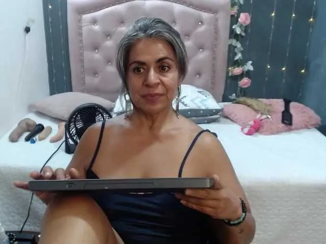 Live sex webcam photo for lalisha-96 #291074099