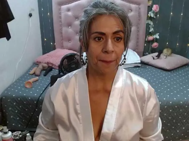 Live sex webcam photo for lalisha-96 #291275636