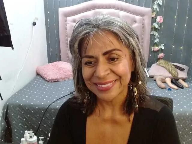 Live sex webcam photo for lalisha-96 #291545630